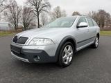 Skoda Octavia Combi Scout 4X4 Xenon Sitz AHK Tüv-Neu - Skoda Octavia aus 2009: Scout