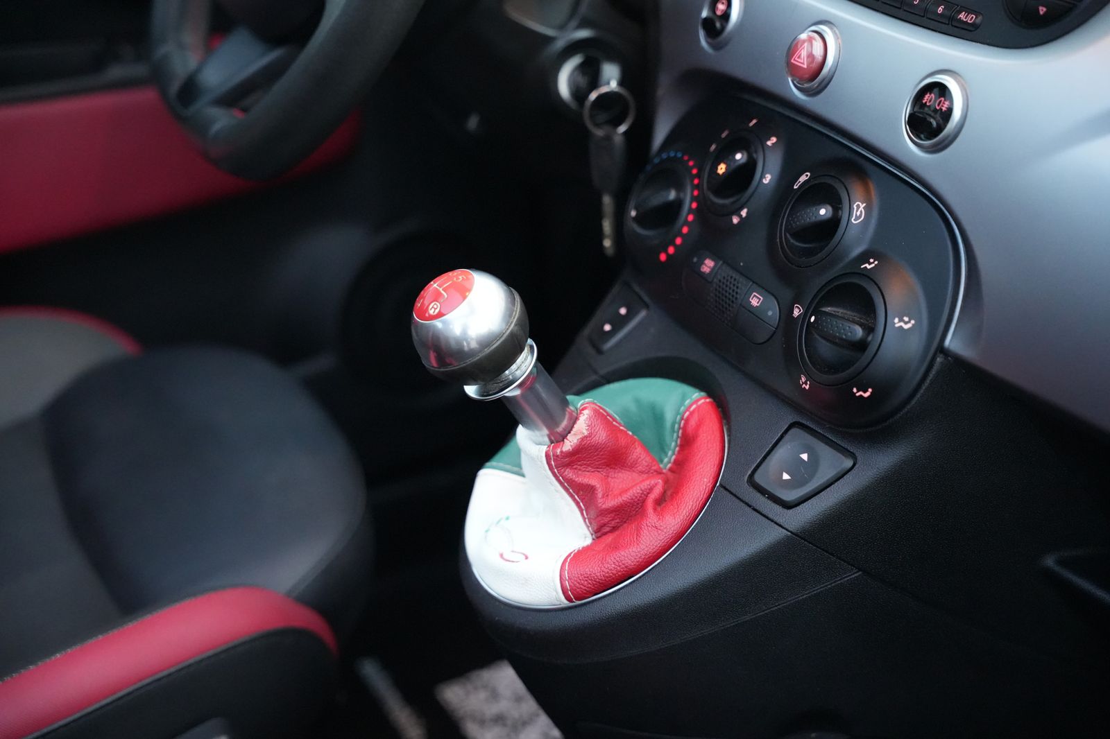 Fahrzeugabbildung Fiat 500C S *Sound-System Interscope*Bluetooth*Italia