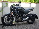 Husqvarna Svartpilen 401 / Acrapovič / Quick Shift