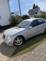 Mercedes-Benz Mercedes C220 CDI - Mercedes-Benz C 220 aus 2003: Cdi