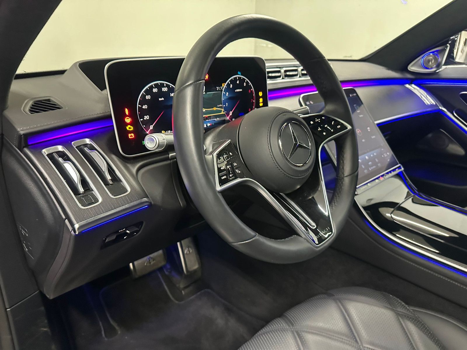 Fahrzeugabbildung Mercedes-Benz S 680 Maybach 4 matic *PANO*BURMESTER 4D*