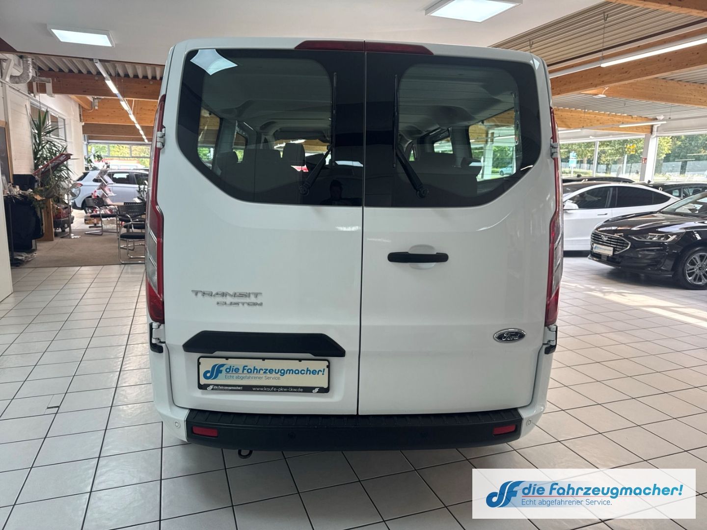 Fahrzeugabbildung Ford Transit Custom 320 L2 Trend 2.0 TDCi Dyn. Kurven