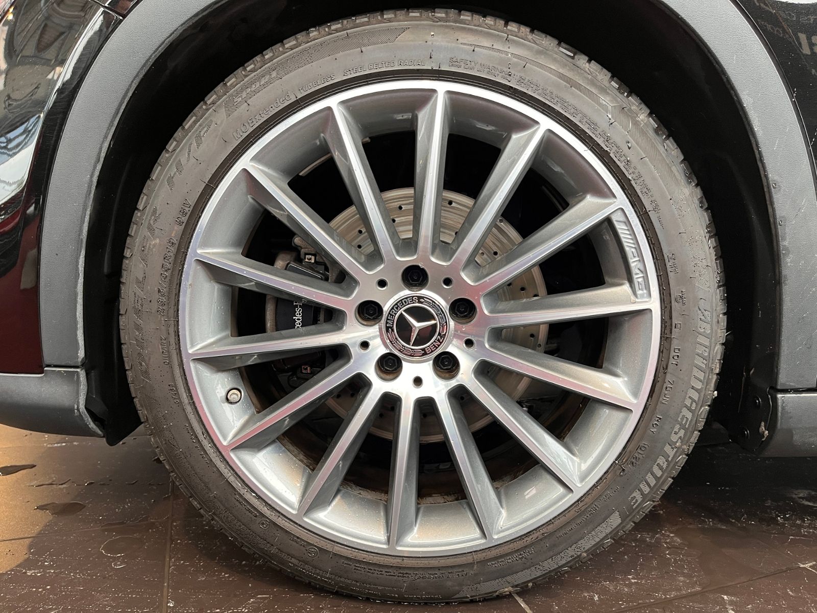 Fahrzeugabbildung Mercedes-Benz GLA 250 4Matic AMG Line AHK PANO RFK 19"