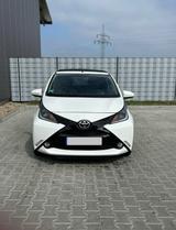 Toyota Aygo (X) 1,0-l-VVT-i x x - Toyota Aygo (X) in Freiburg