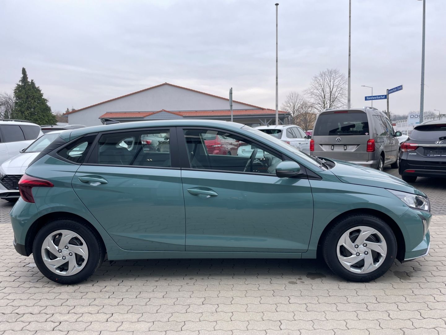 Fahrzeugabbildung Hyundai i20 Select Verkehrszeichenerk SpurhalteAss Navi