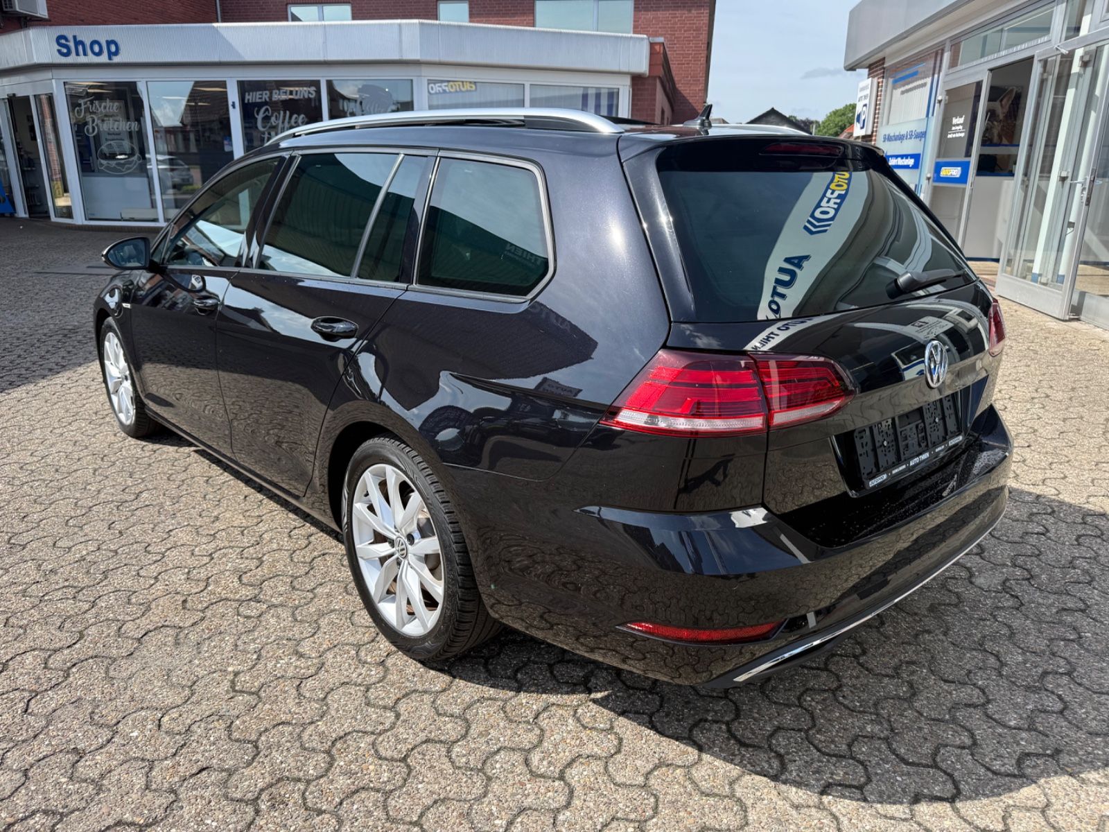 Fahrzeugabbildung Volkswagen Golf 1.5 Comfortline AHK/ACC/Pano/Navi/LED/Kamer