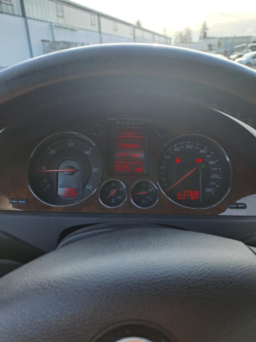 Volkswagen Passat 2005 — photo 5