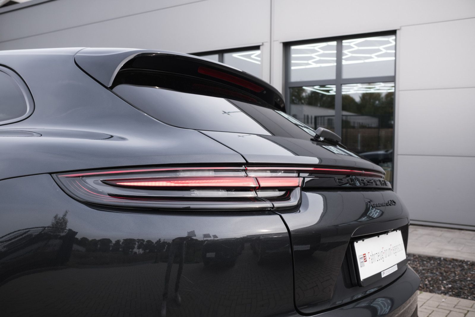 Fahrzeugabbildung Porsche Panamera Sport Turismo GTS-BOSE-Approved