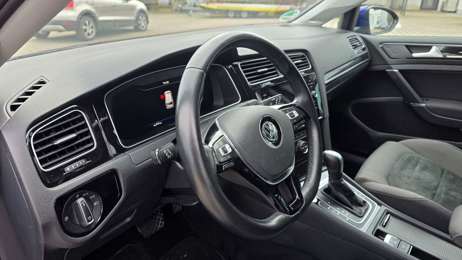 Volkswagen Golf VII Variant R-Line ACC RFK AHK SHZ Navi 18 foto 4