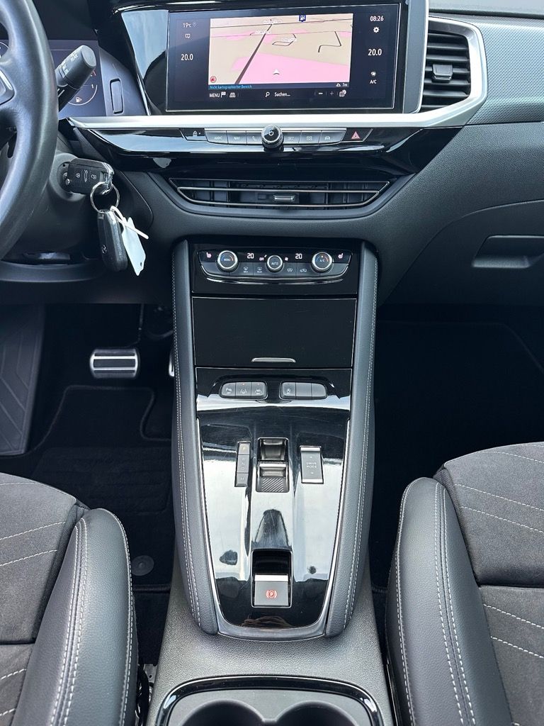Fahrzeugabbildung Opel Grandland 1.5 D Automatik Elegance NAV+MATRIX
