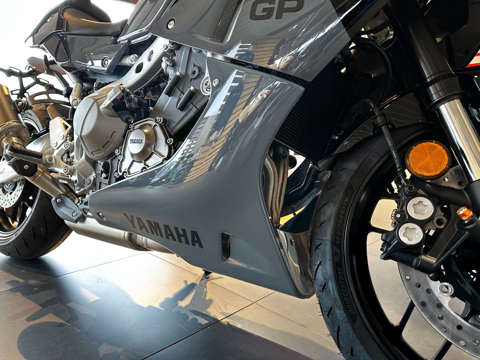 Fahrzeugabbildung Yamaha XSR 900 GP  2024-  GP Racer Kit + Akra