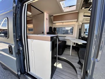 Westfalia Columbus 640 E 180 PS 8G SKYVIEW SOLAR SCHRANK