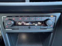 Fahrzeugabbildung Volkswagen Polo VI Highline Sitzh. Navi ACC Kamera. App