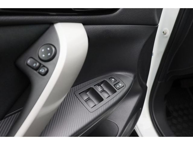 Fahrzeugabbildung Mitsubishi Eclipse Cross 2.4 Basis Hybrid 4WD