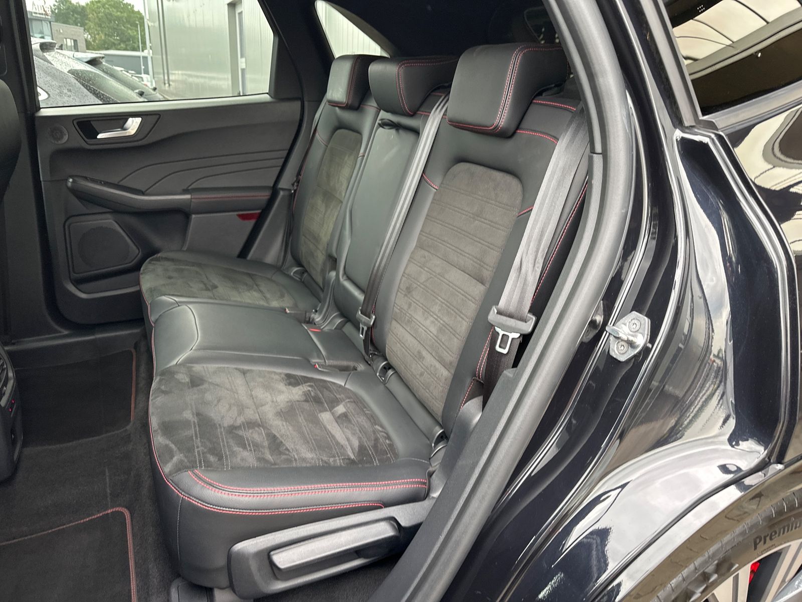 Fahrzeugabbildung Ford Kuga 2.5 Duratec FHEV ST-LINE X NAV+LED+AHK+HUD