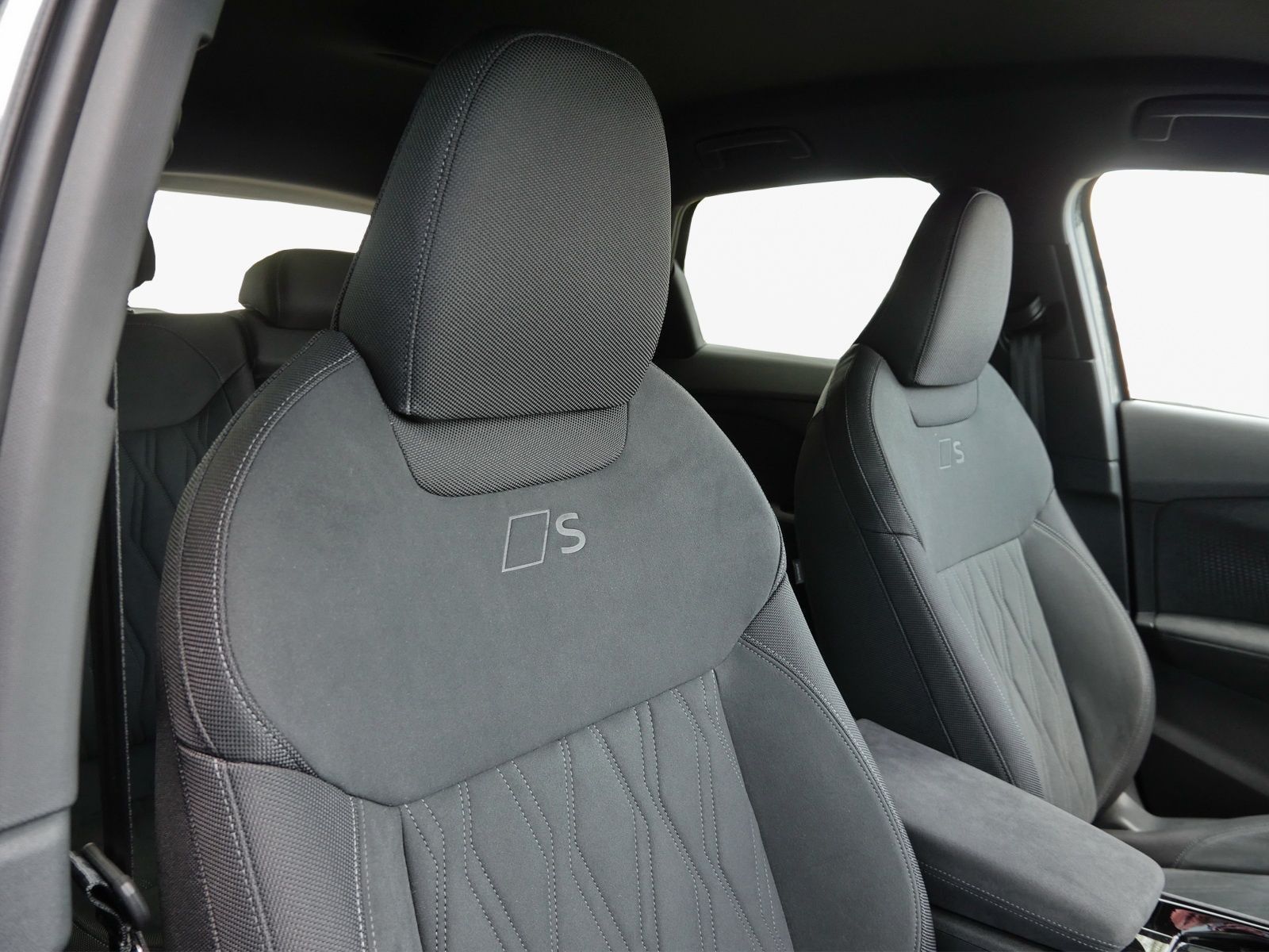 Audi Q3 SUV e-hybrid TECH-PRO|S-LINE|MMI-PRO|MATRIX foto 11