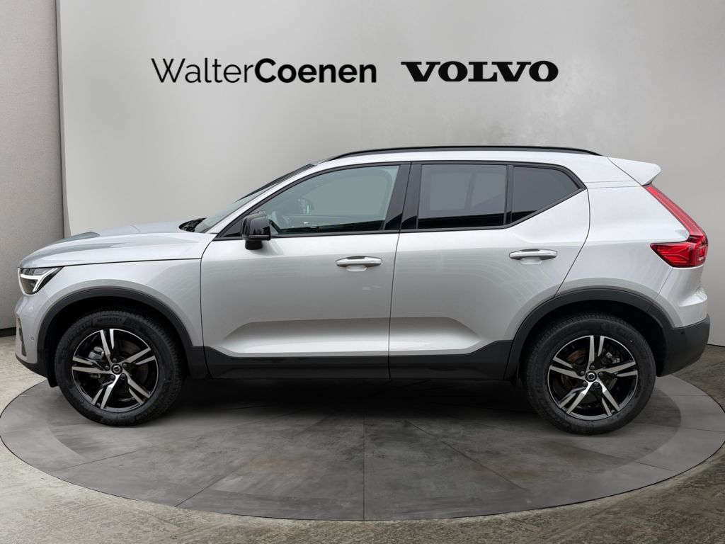 VOLVO XC40 B3 B DKG Plus Dark 360° Notrad getönte Sche VOLVO XC40 B3 B DKG Plus Dark 360° Notrad getönte Sche