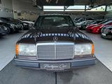 Mercedes-Benz 200 E LIM AHK SCHIEBEDACH ZV 4 GANG TÜV + ÖL NEU - Mercedes-Benz 200 in Stuttgart