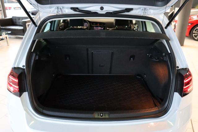 Fahrzeugabbildung Volkswagen Golf VII Lim Highline R-Line|PANO|LED|ACC|KAMERA