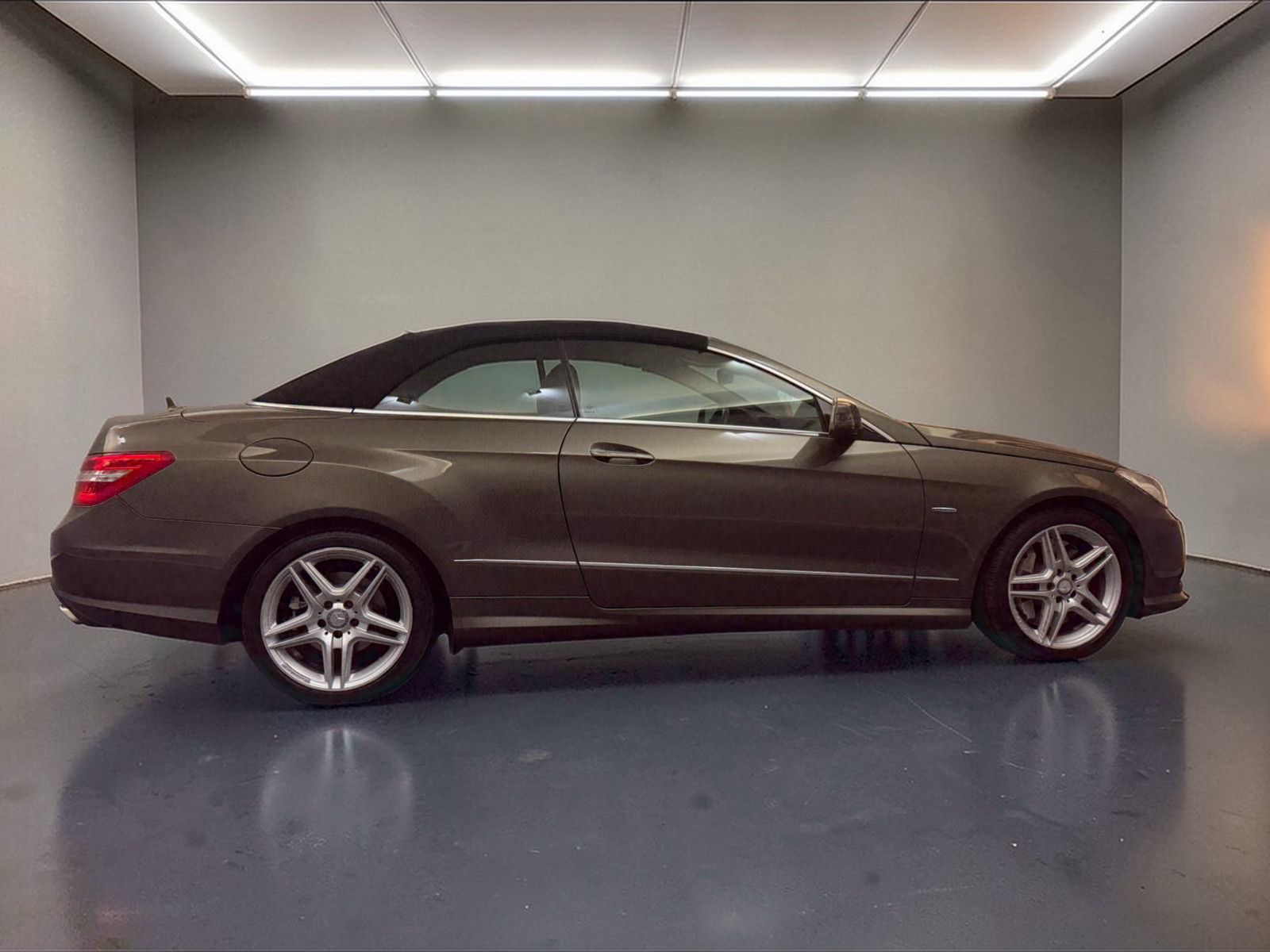 Mercedes-Benz E 500 CABRIO AMG - LINE*SCHECKHEFT*VOLL + SAUBER foto 8
