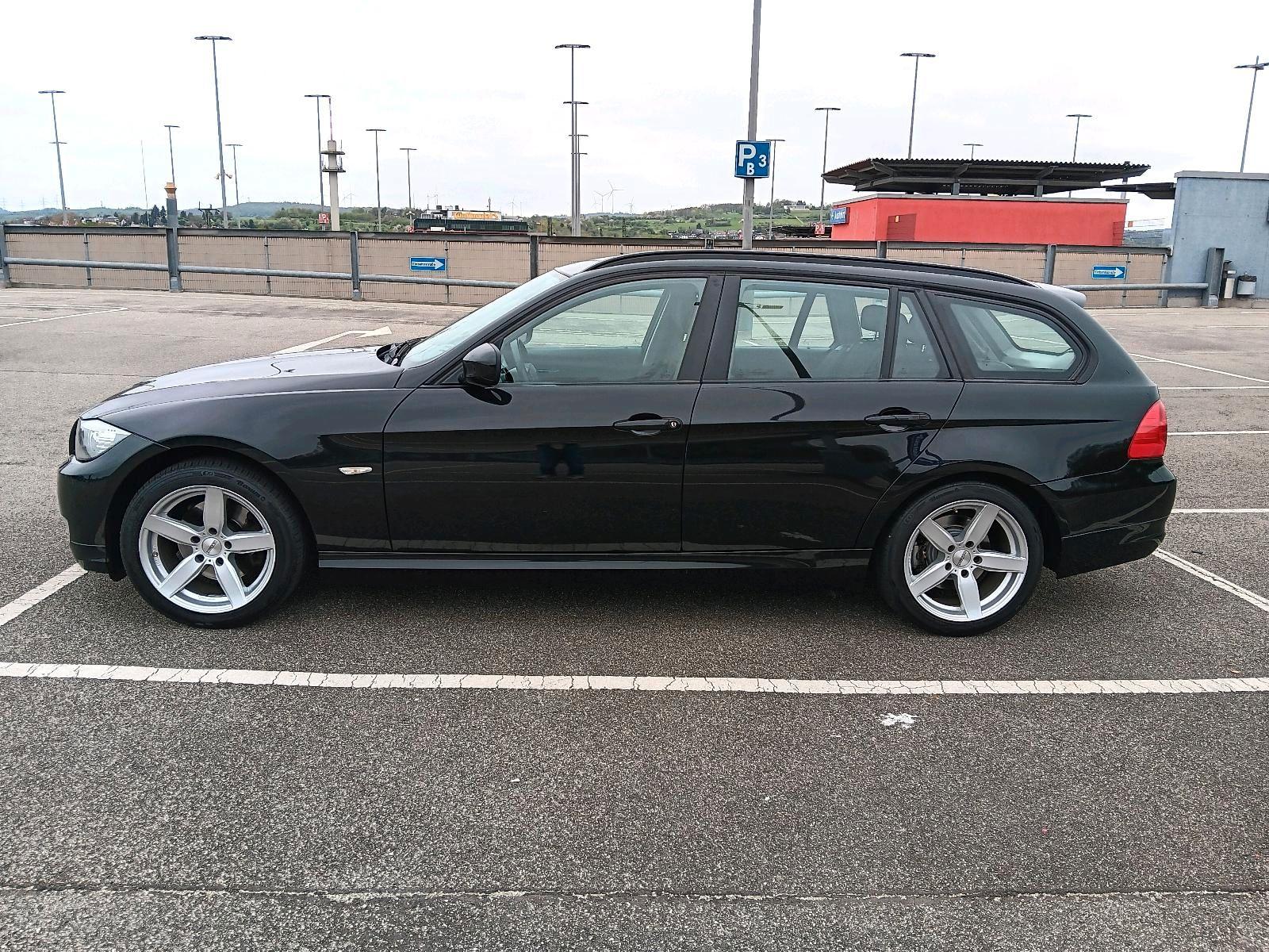 BMW  2012 — engine 141 HP (104kW)