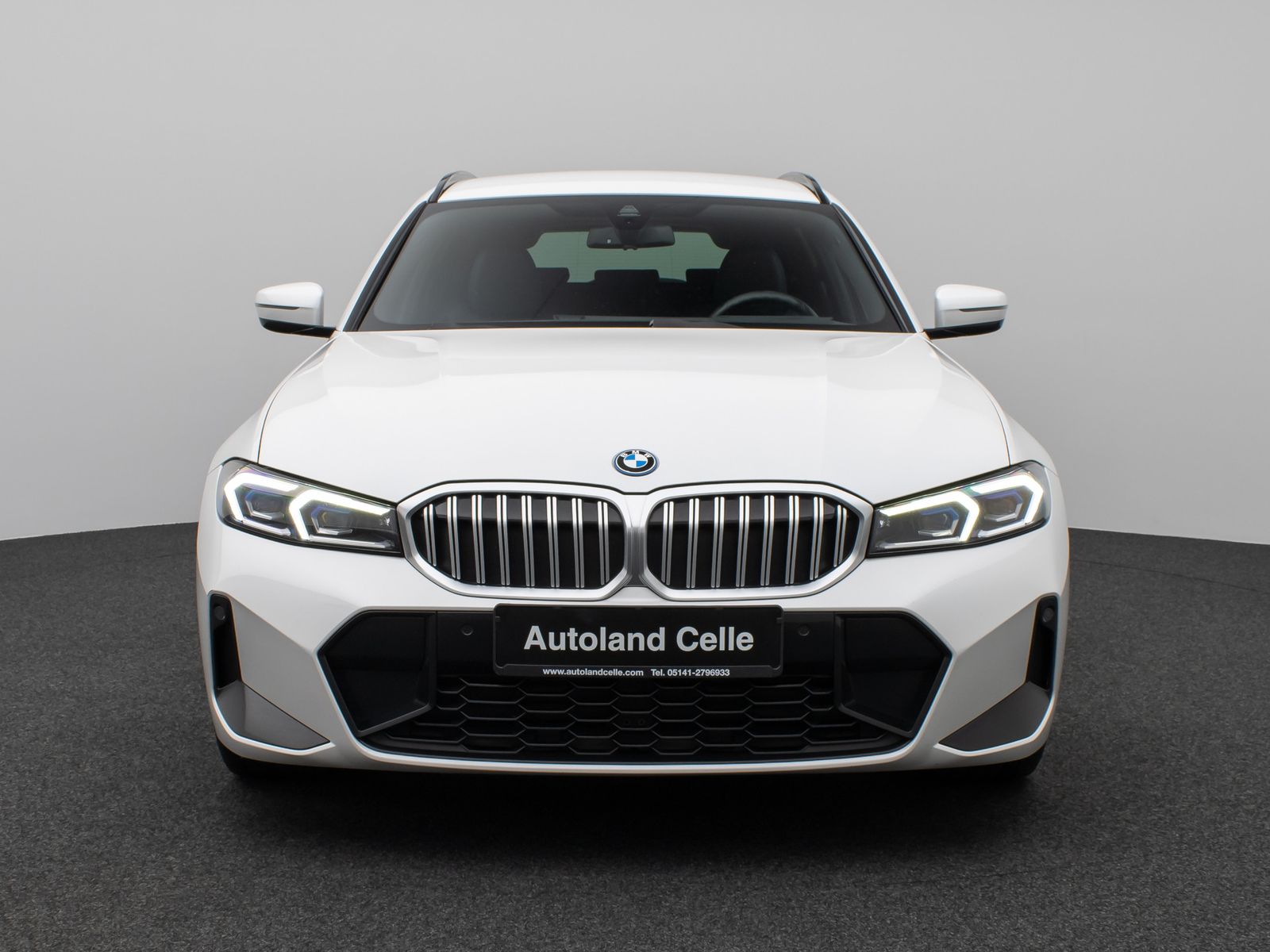 Fahrzeugabbildung BMW 330e M Sport Kamera DAB HUD Alarm Parkassistent