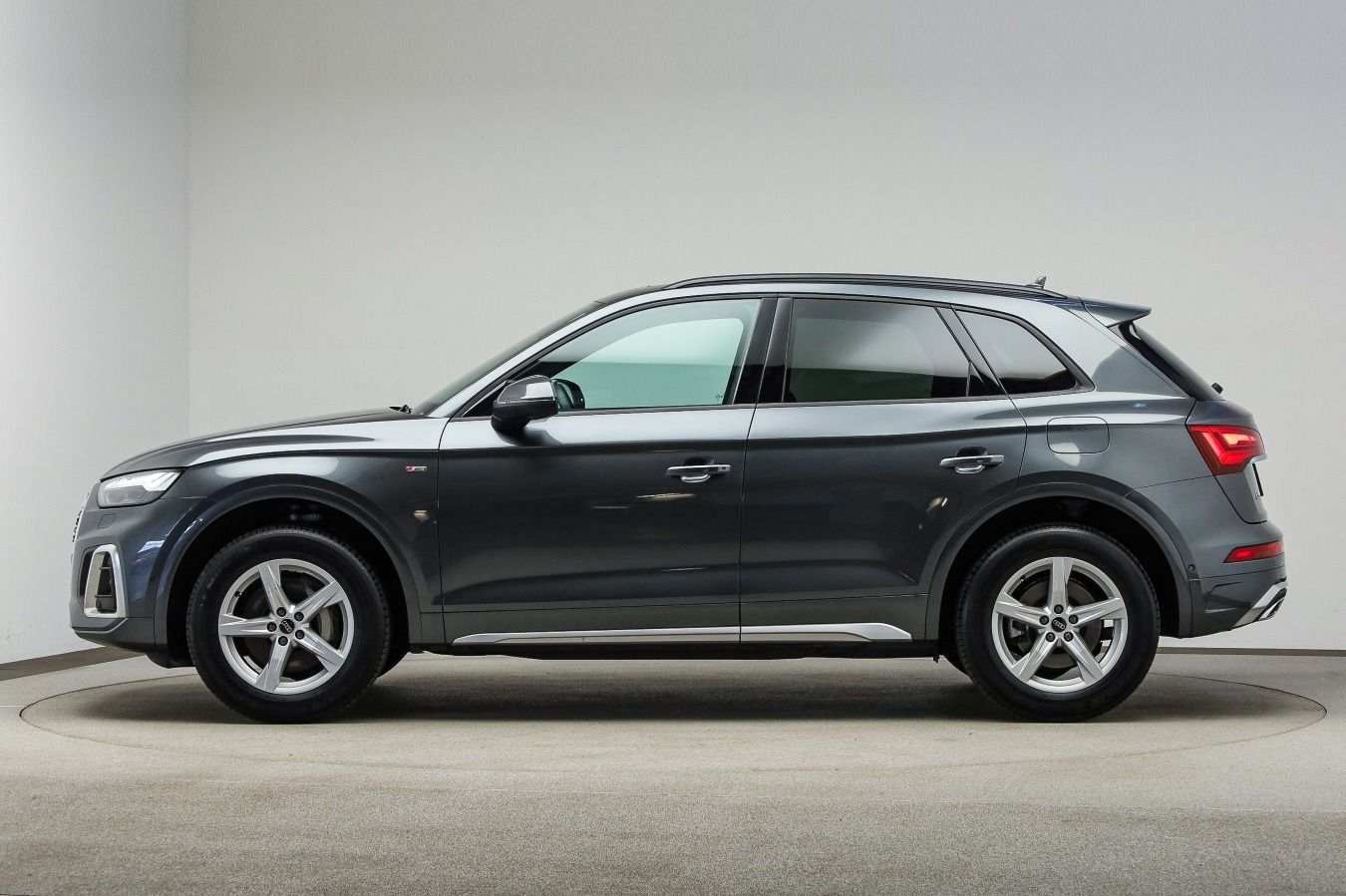 Audi Q5 S line 50 TFSI e qu. Pano, Assist, Matrix imagem 3