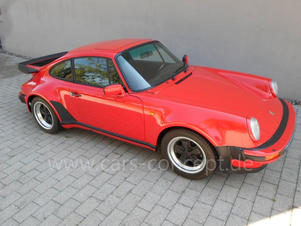 Porsche 930