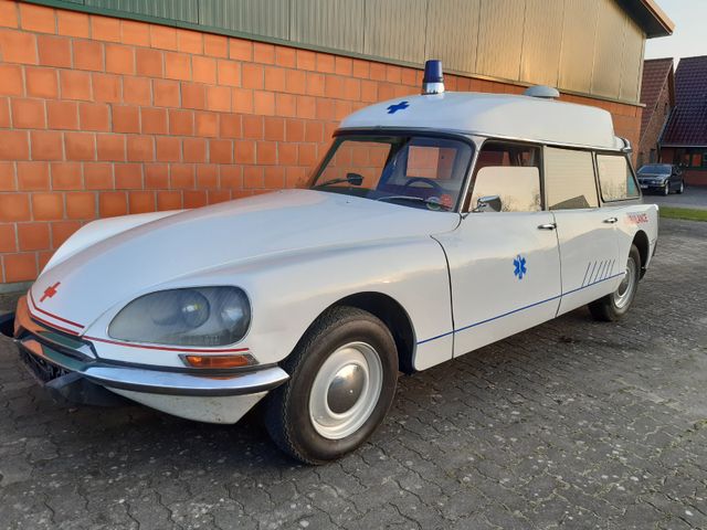 Citroën DS / ID 20 Break - Krankenwagen incl. orig. Dach