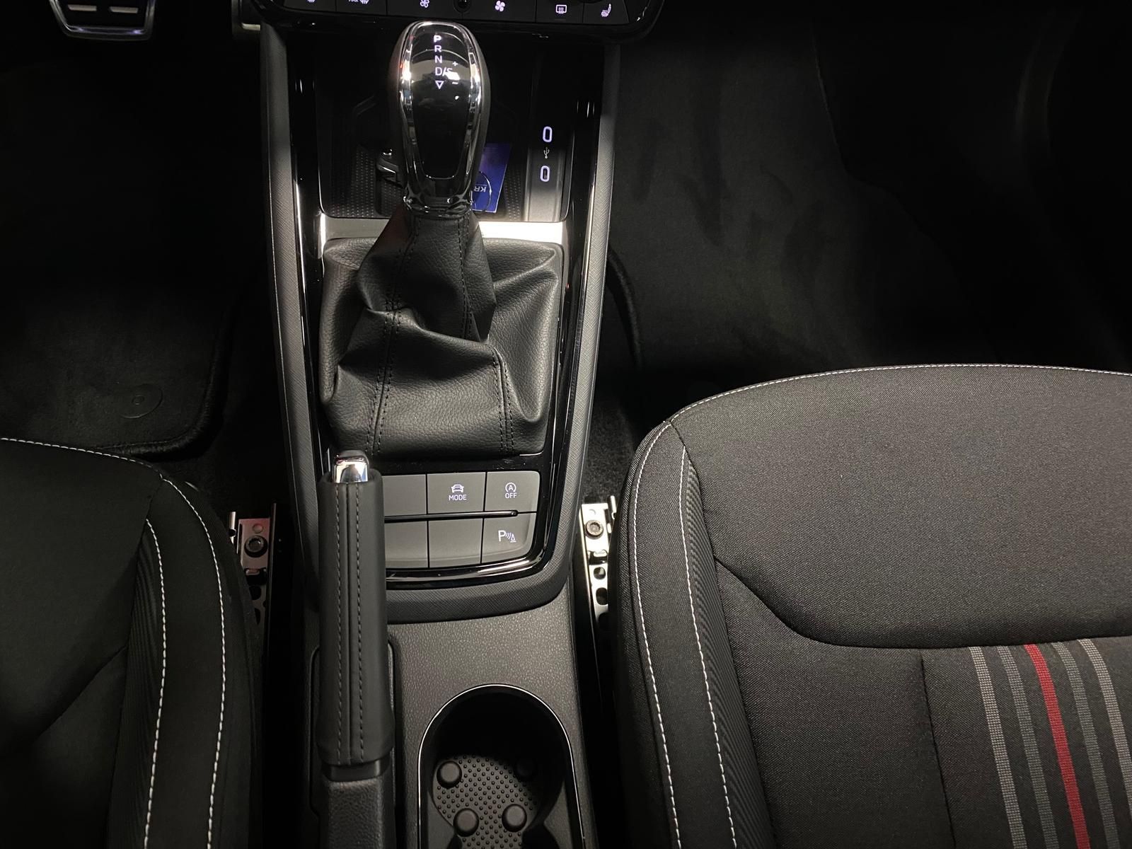 Fahrzeugabbildung SKODA Kamiq 1.5 TSI ACT DSG Monte Carlo+AHK+MATRIX++++