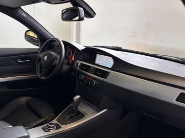 BMW 330 - 11