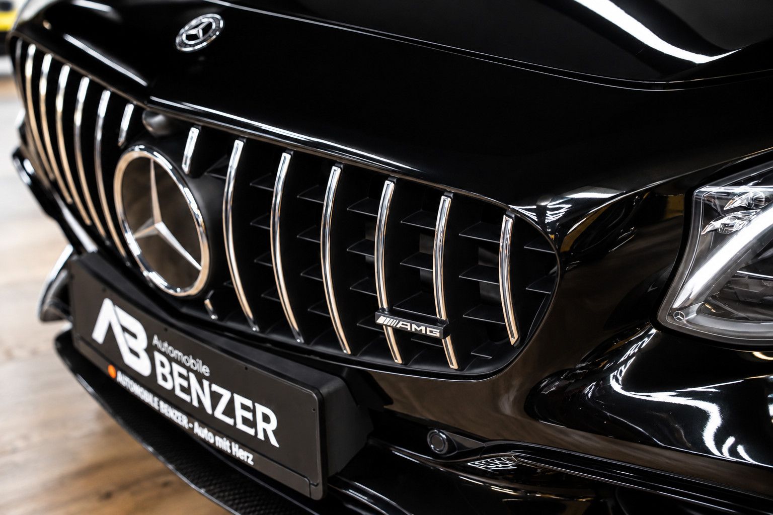 Fahrzeugabbildung Mercedes-Benz S S 63 AMG 4Matic *Pano*Designo*Ambiente*Carbon*