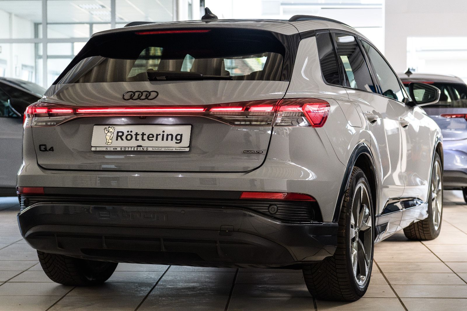Fahrzeugabbildung Audi Q4 e-tron 45 quattro S-Line MATRIX/RFK/NAVI/