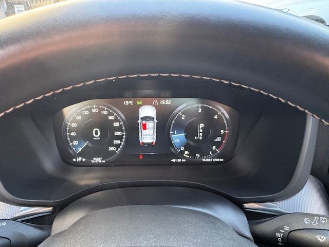 Fahrzeugabbildung Volvo XC60 R Design AHK 360° H/K LED ACC LEDER