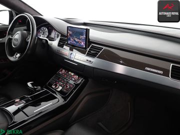 Audi S8 - 10