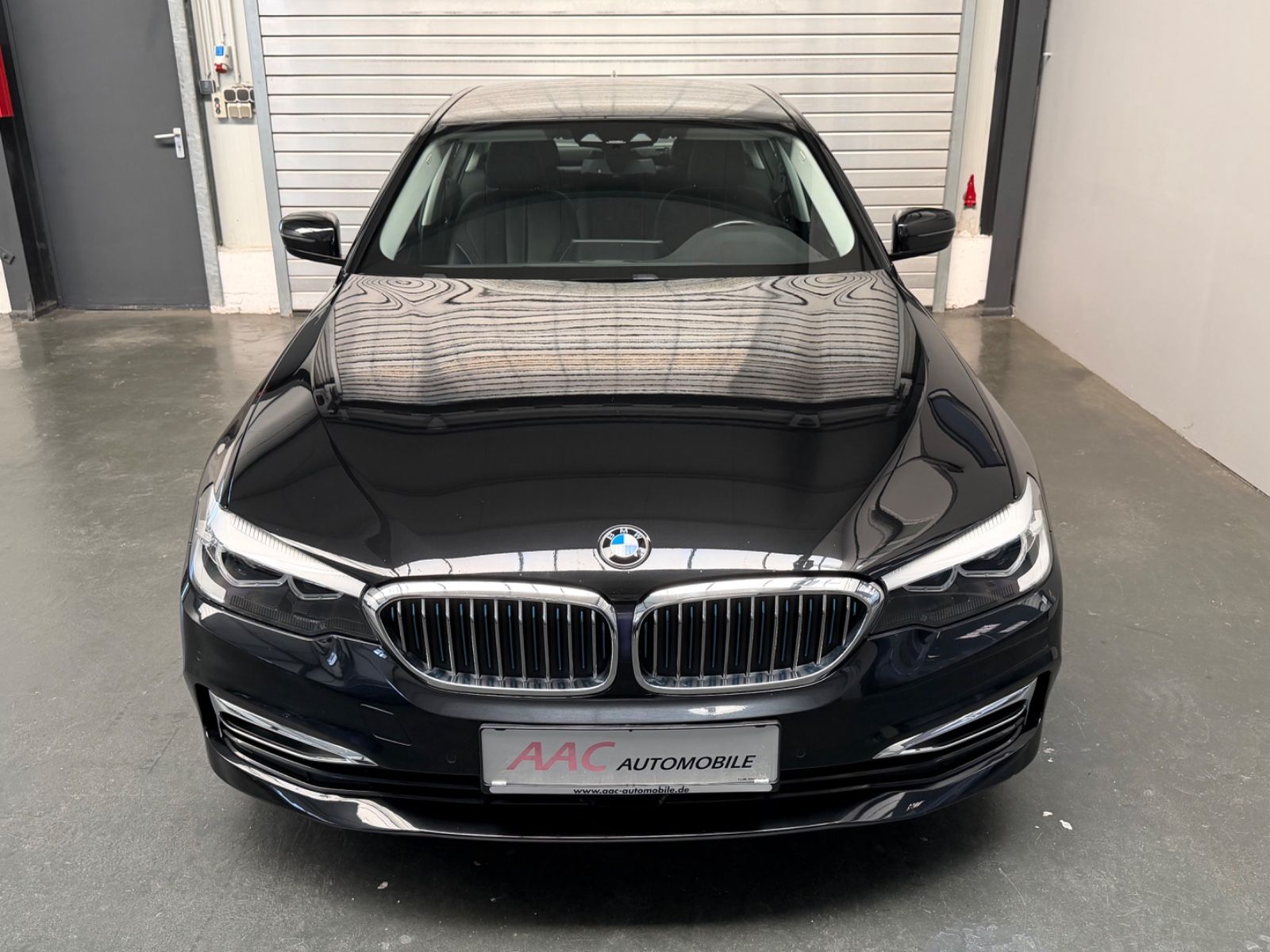 BMW 530 e Luxury Line/Vollleder/Cam/ACC/Navi/KeyLess imagem 3