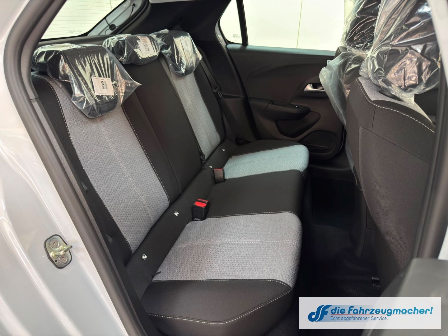 Fahrzeugabbildung Opel Corsa-e F e Edition Digitales Cockpit LED Apple