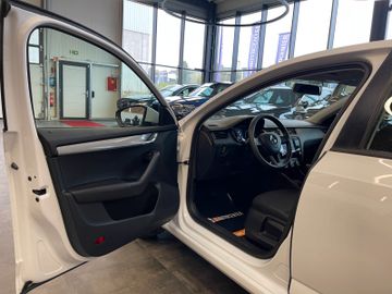 MYAUTOCENTER – Gebraucht- und Jahreswagen mit Werkstattservice in Pfaffenhofen Skoda Octavia Lim. Active *1. Hand*LED*Klima*PDC*TÜV*