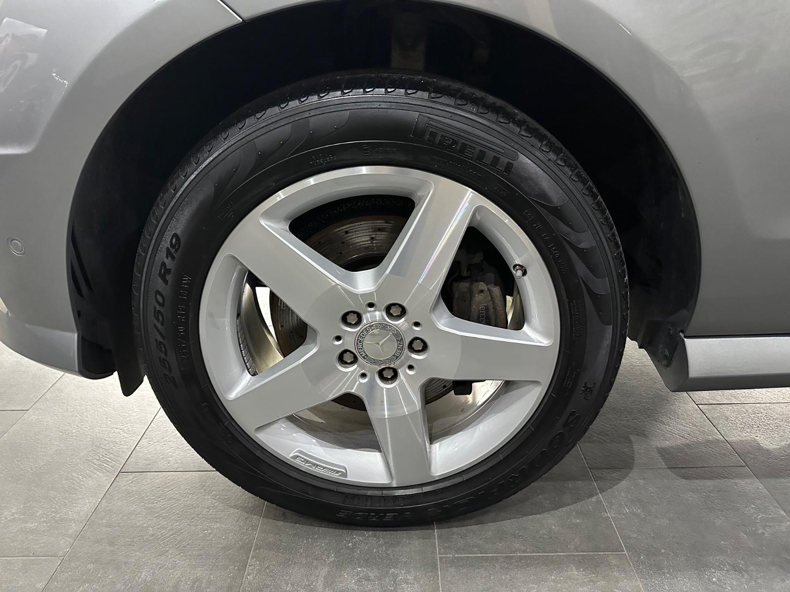 Mercedes-Benz ML 350 BlueTec 4Matic AMG Paket / Panorama/ EUR6