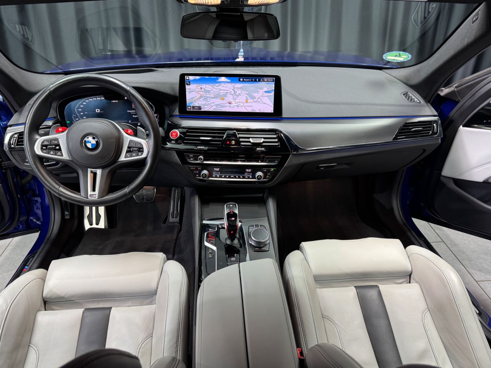 Fahrzeugabbildung BMW M5 Limousine Competition|KERAMIK|HEAD-UP|