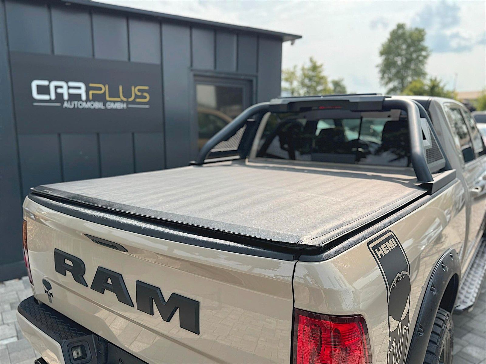Fahrzeugabbildung Dodge RAM 5.7 V8 HEMI Night PUNISHER 4x4 LONGBED 19%
