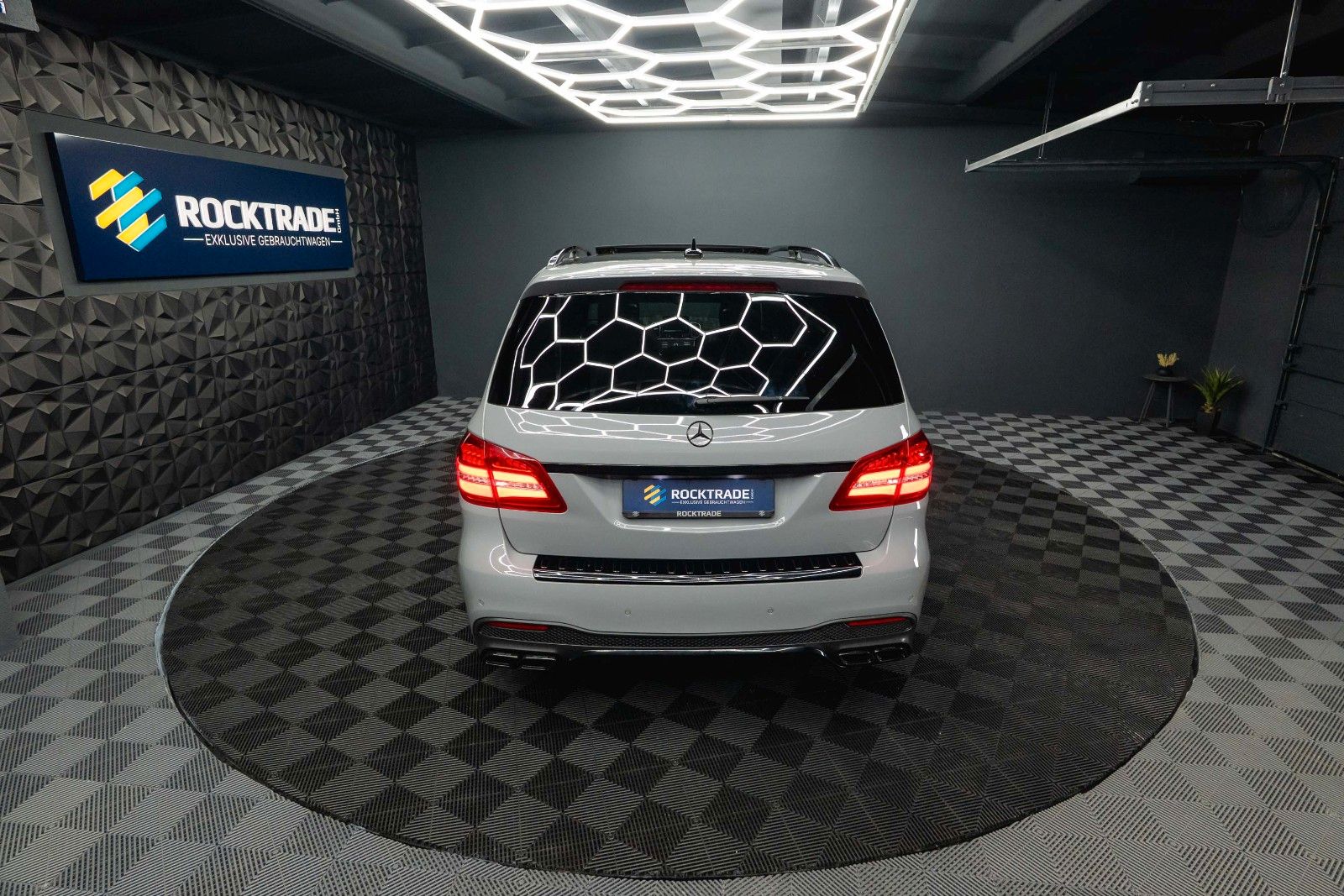 Fahrzeugabbildung Mercedes-Benz GLS 63 AMG 4Matic Night-Paket *ACC*Pano*Garantie