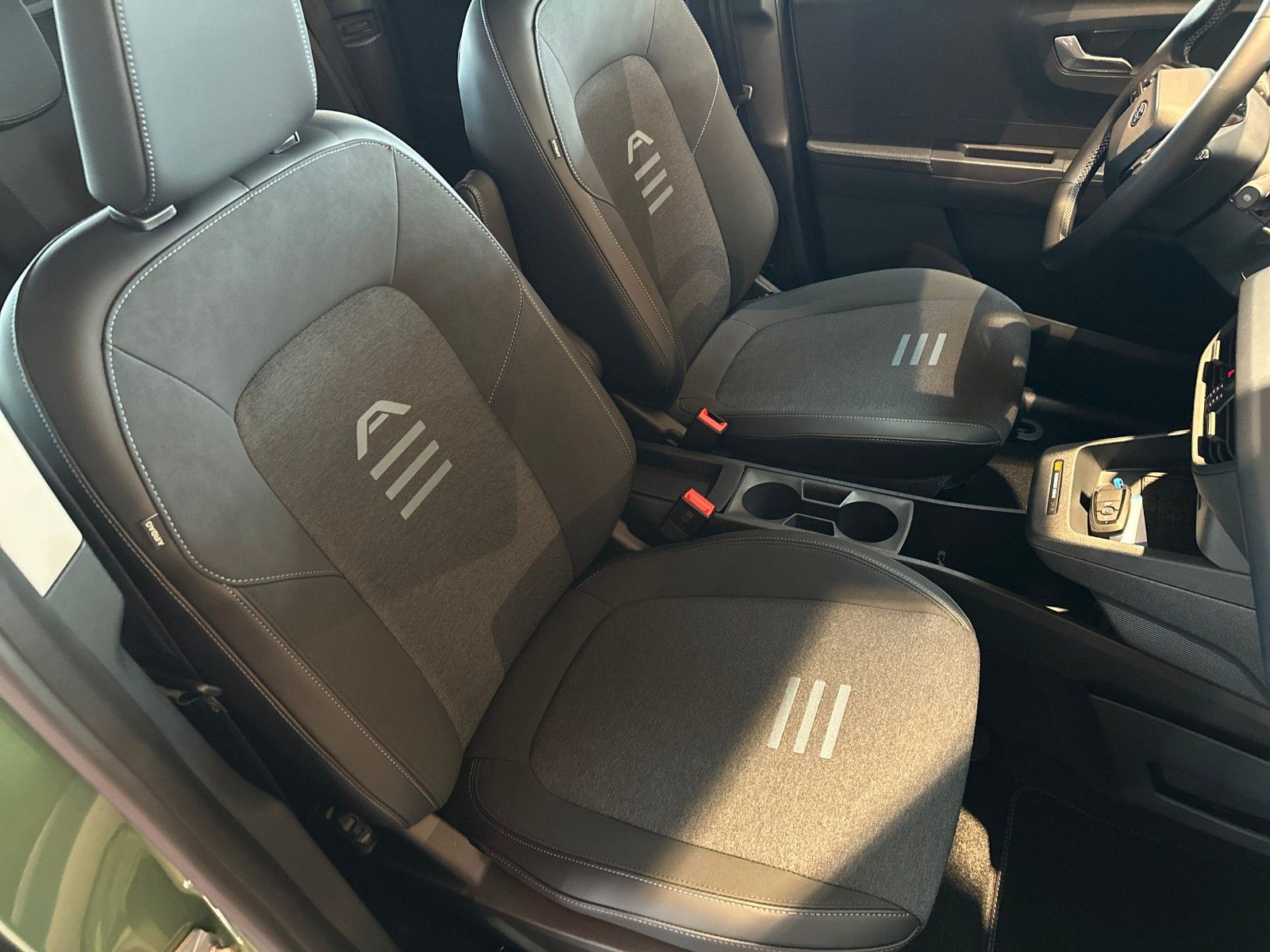 Fahrzeugabbildung Ford Tourneo Courier BEV Active, FAHRASSISTENZPAKET