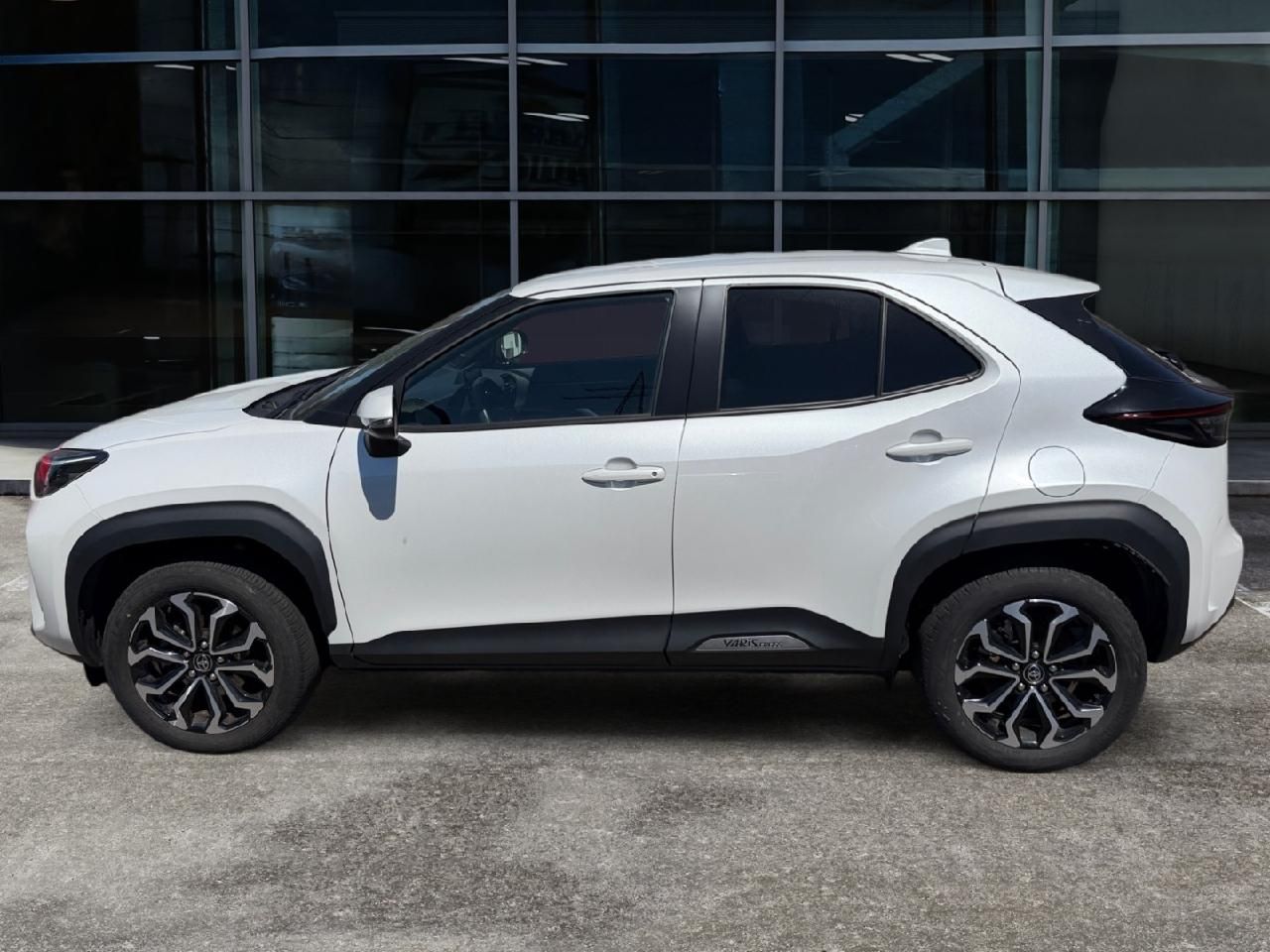 Fahrzeugabbildung Toyota Yaris Cross Hybrid FWD Team Deutschland