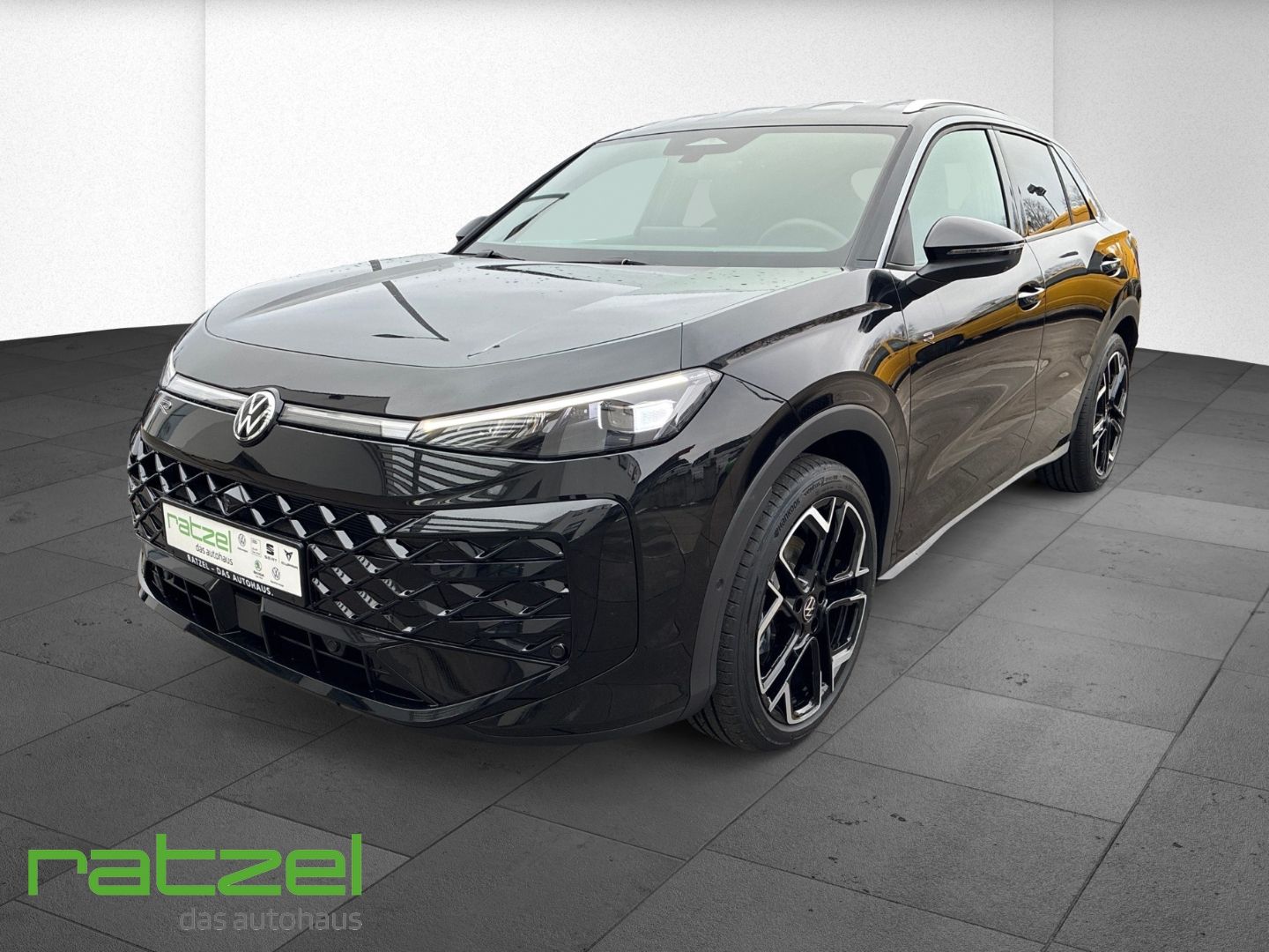 Fahrzeugabbildung Volkswagen T-Roc R-Line 1.5eTSI IQ.Light+Navi+AHK+IQ.Drive