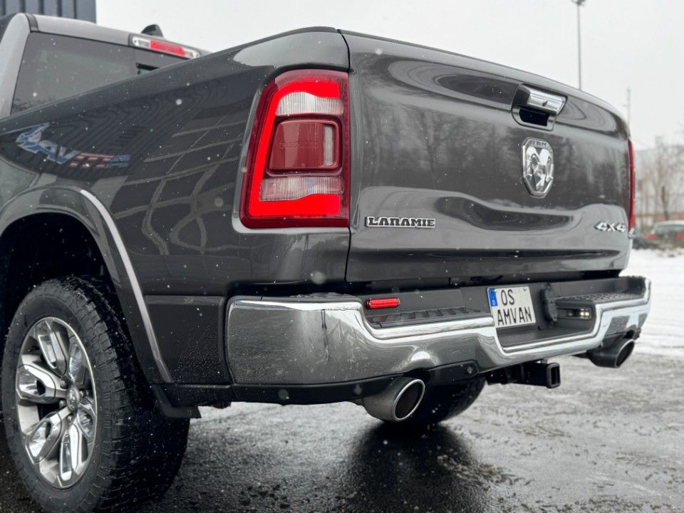 Fahrzeugabbildung Dodge RAM1500 CrewCab Laramie 5.7 HEMI 4x4 Panorama