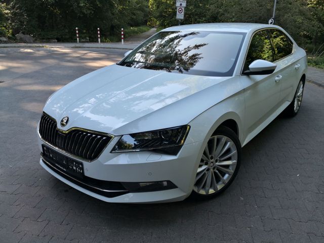 Skoda Superb 2.0 TSI DSG Style 19" ALU XENON AHK NAVI