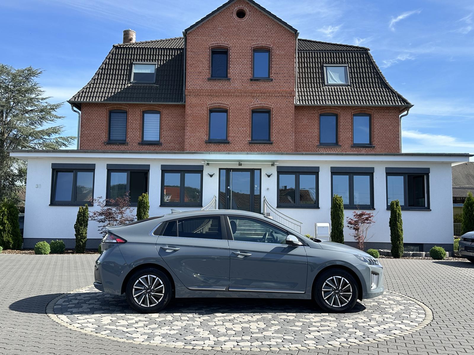 Hyundai Ioniq Prime Elektro LED ACC MEMO LEDER WÄPU 4SHZ