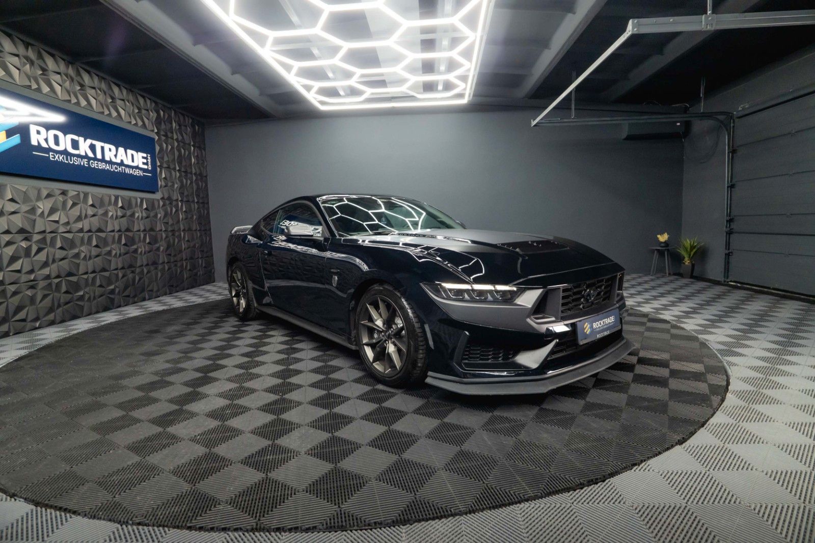 Fahrzeugabbildung Ford Mustang 5.0 Ti-VCT V8 Dark Horse TREMEC 6-Gang
