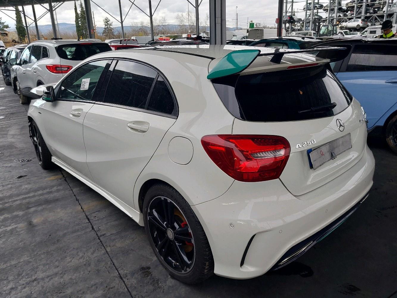 Mercedes-Benz CLASSE A (W176)(2) 250 SPORT M